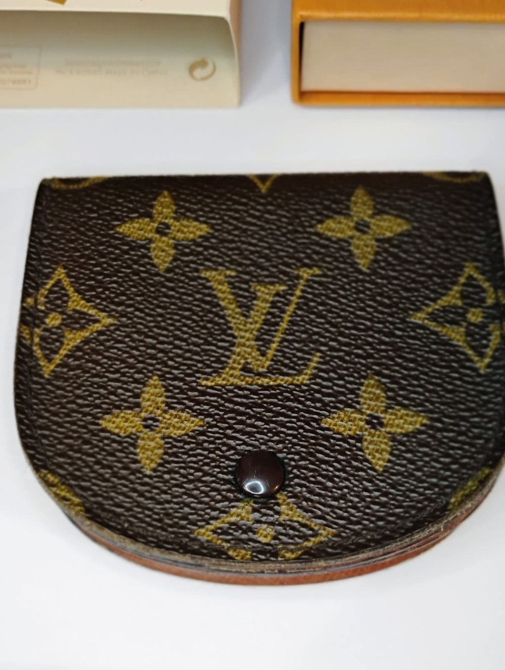 EUC Louis Vuitton Coin Pouch - Classic Monogram w/LV Box - Picture 2 of 14